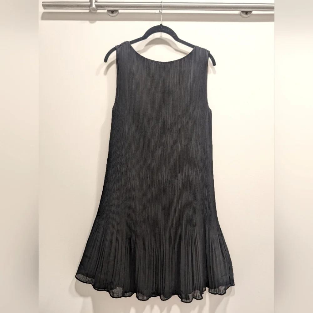 Black Pleated Sleeveless Dress Size Small - Picture 2 of 6